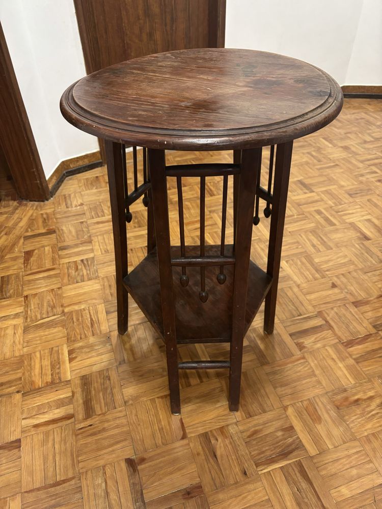 Mesa camilha antiga
