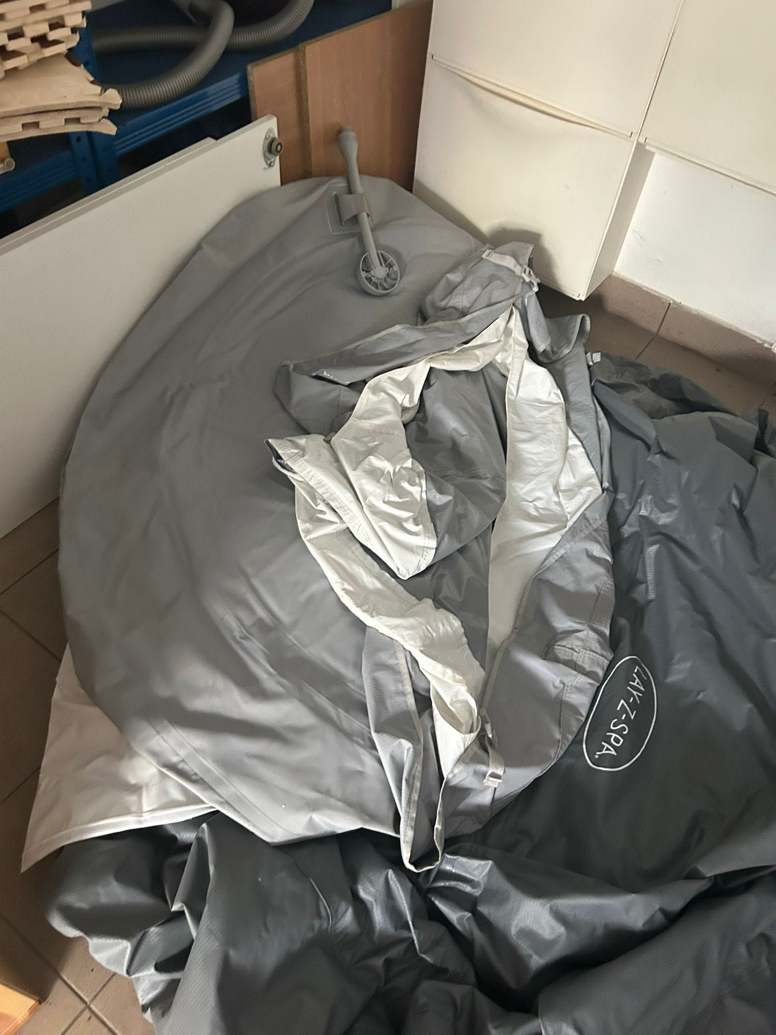 Jacuzzi BESTWAY 3-osobowe – stan idealny, użyte tylko raz