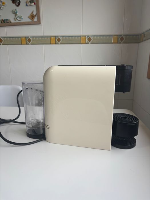 Máquina de café em ótimo estado