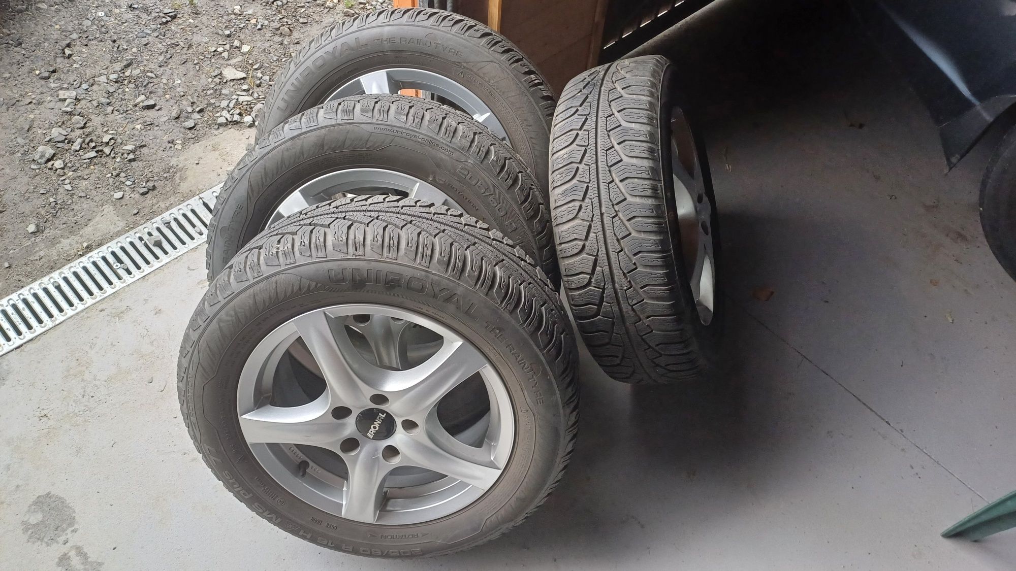 Opony zimowe Uniroyal 205/60 R16, 2019r