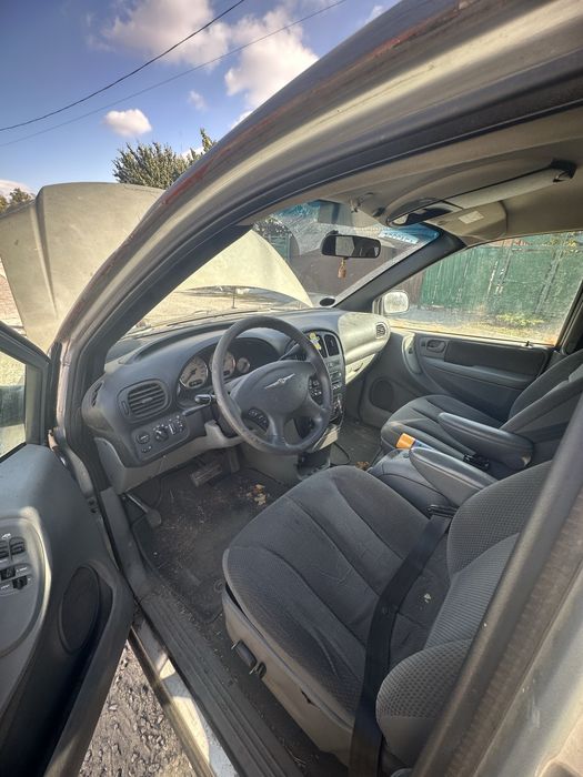 Разборка шрот Chrysler Grand Voyager 2.8 дизель автомат 2005 год