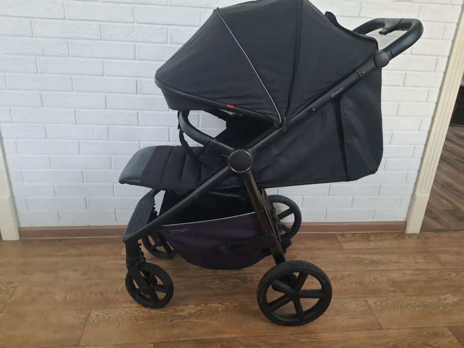 Прогулянкова коляска Carrello Bravo plus