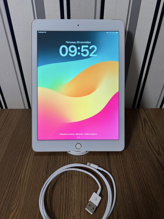 Apple IPad 6 Gen. 32 Gb. WiFi - 4G LTE Gold.