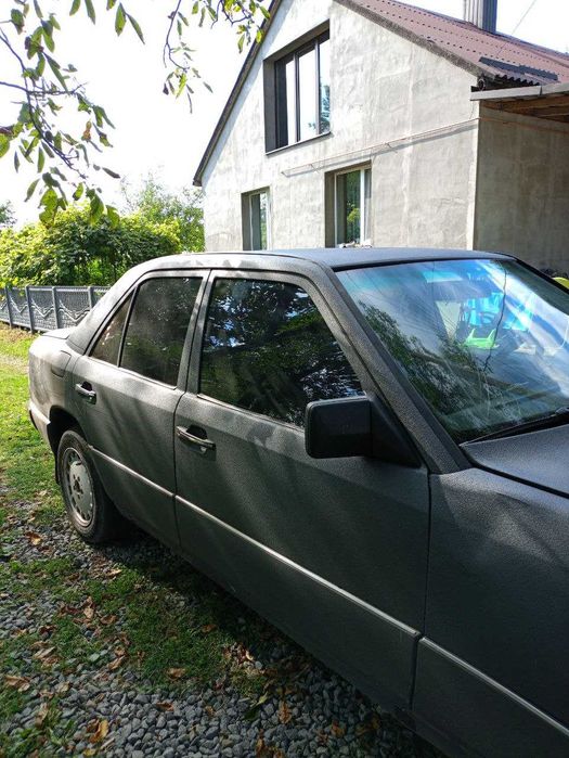 Мерседес бенс 124