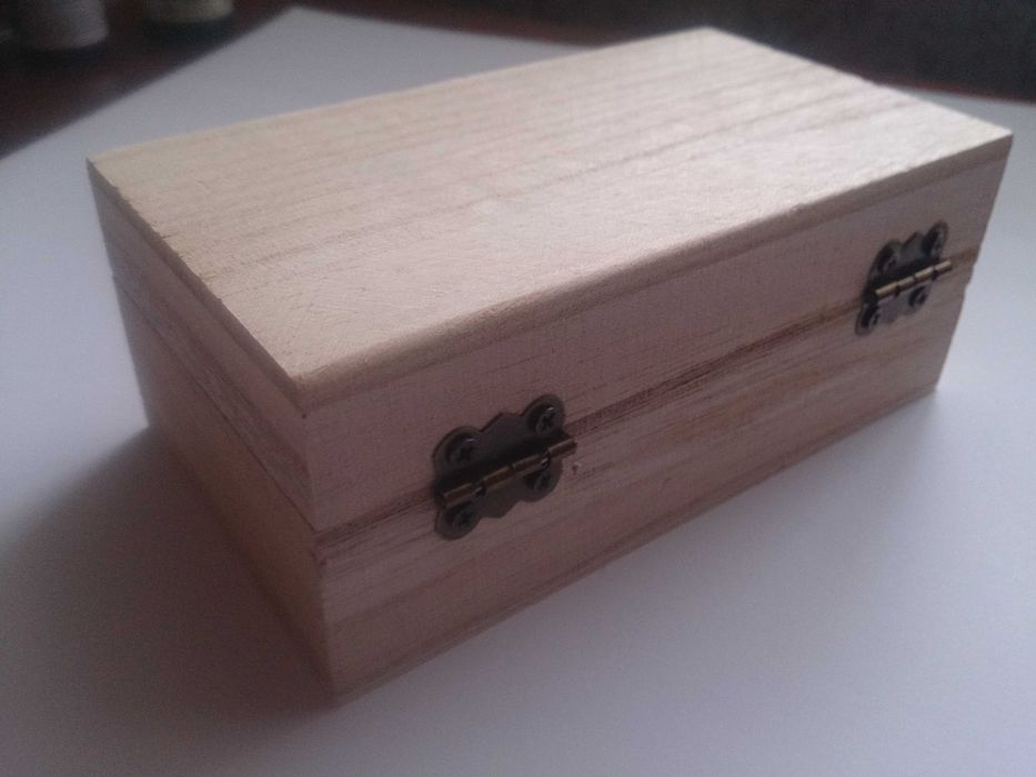 Шкатулка дерев'яна