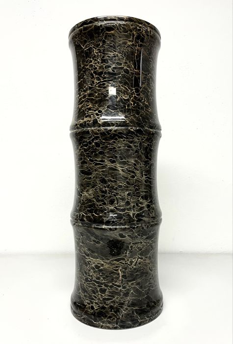 Vase en marbre Dark Emperador