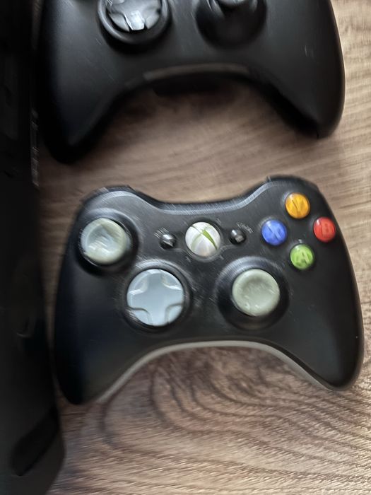 Xbox 360 z dwoma Kontrolerami