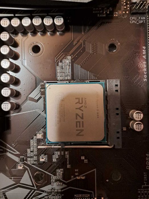 Bundle Ryzen 5 1600 / Board Gigabyte X570 Gaming X / 16GB DDR4 G.Skill