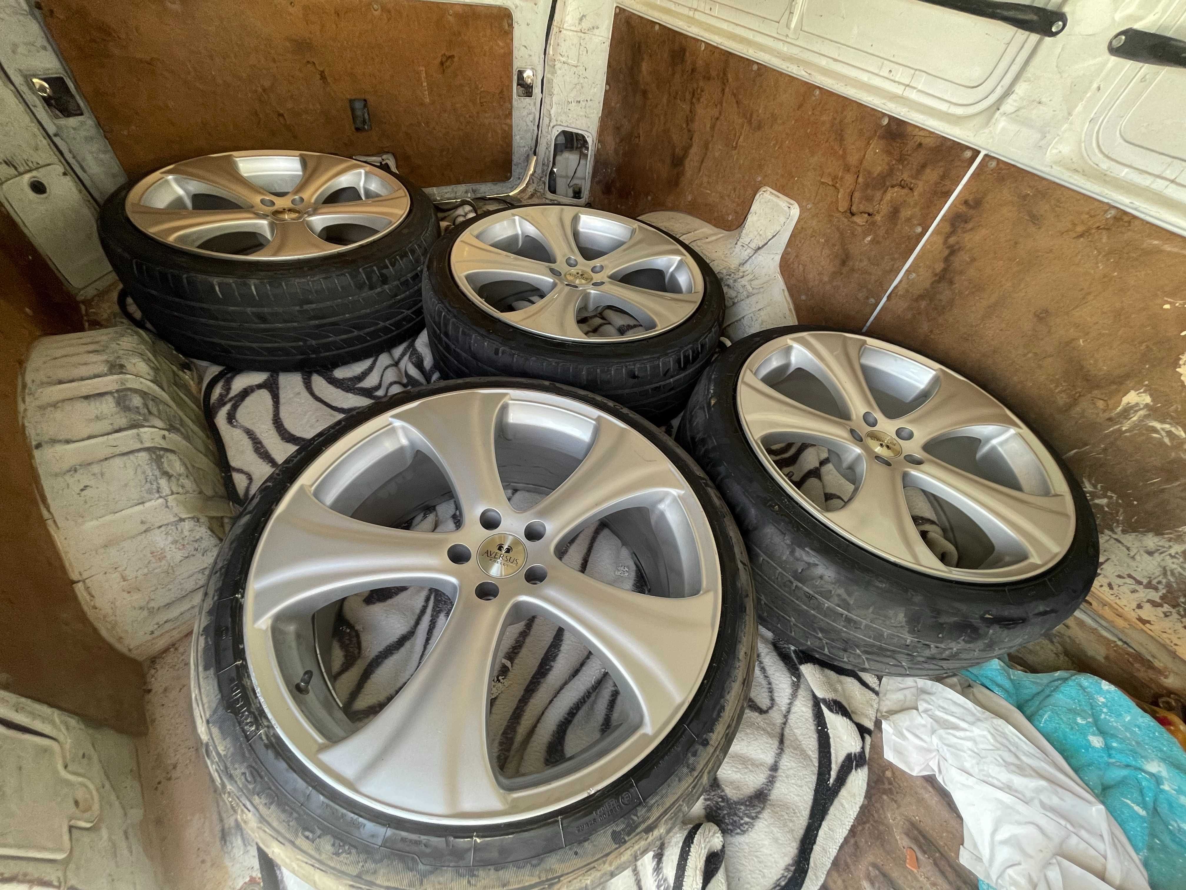 Jantes 22" furação 5x114.3 265/35R22