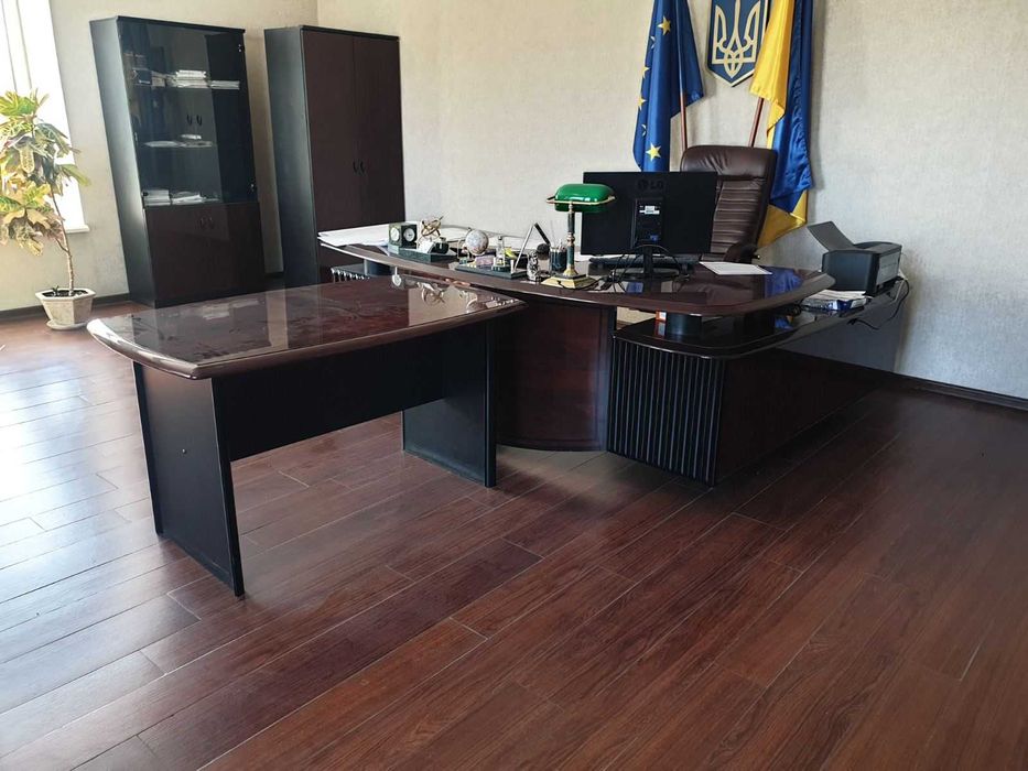 Кабінети керівника VIP класу - мебель в кабинет директора