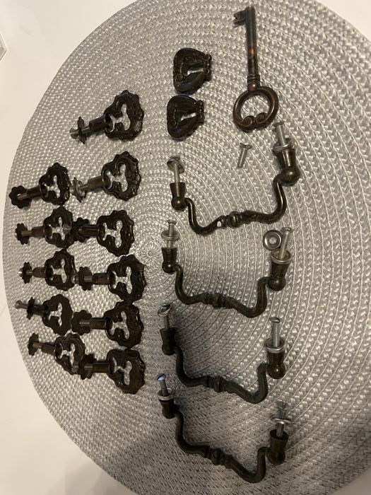 Komplet uchwytow do mebli z lat PRL-mosieżne