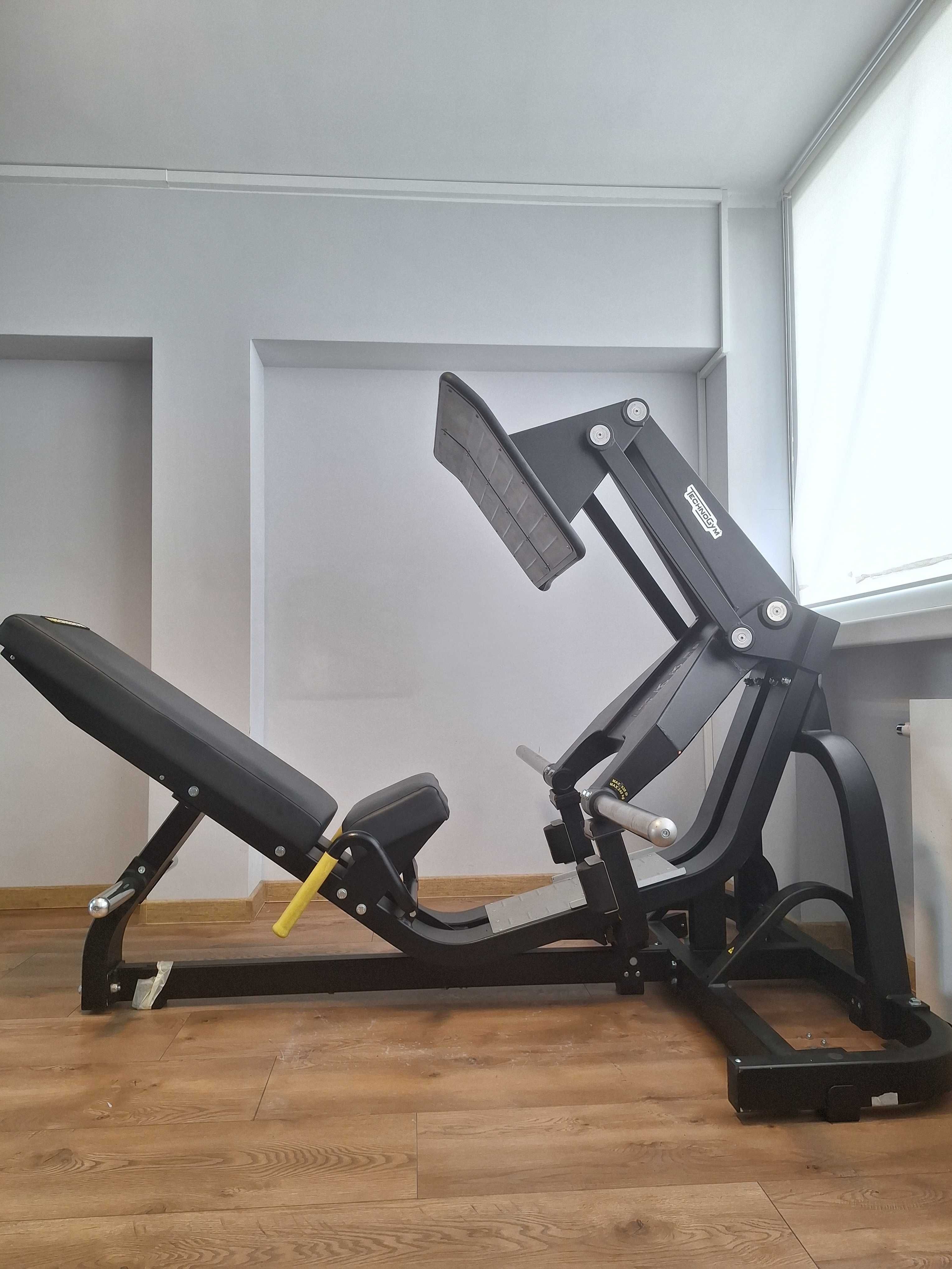 Technogym leg press, maszyna na nogi do wyciskania
