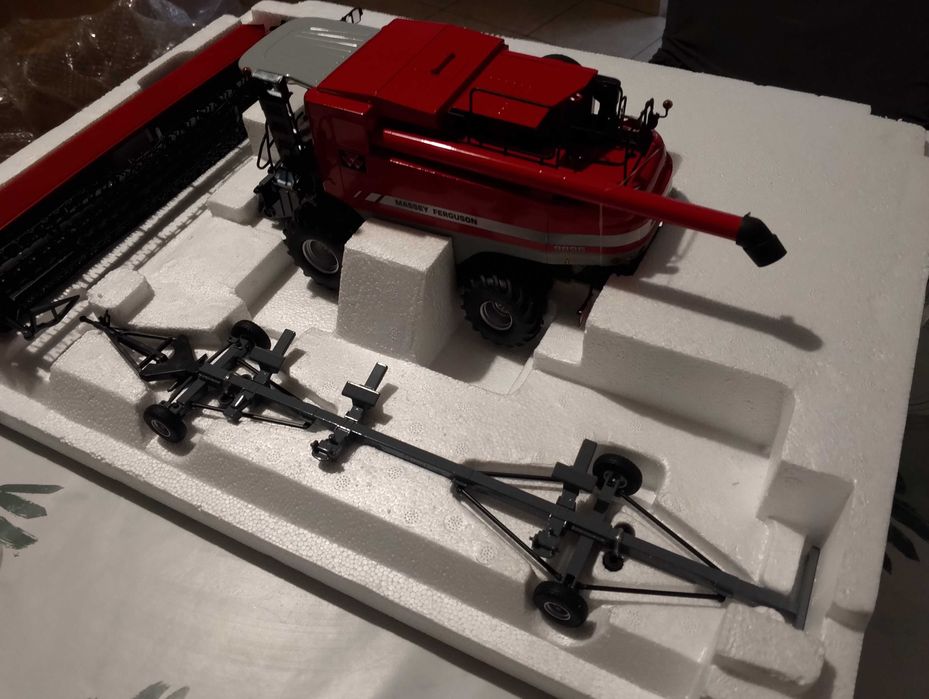 Kombajn Massey Ferguson Fortia model