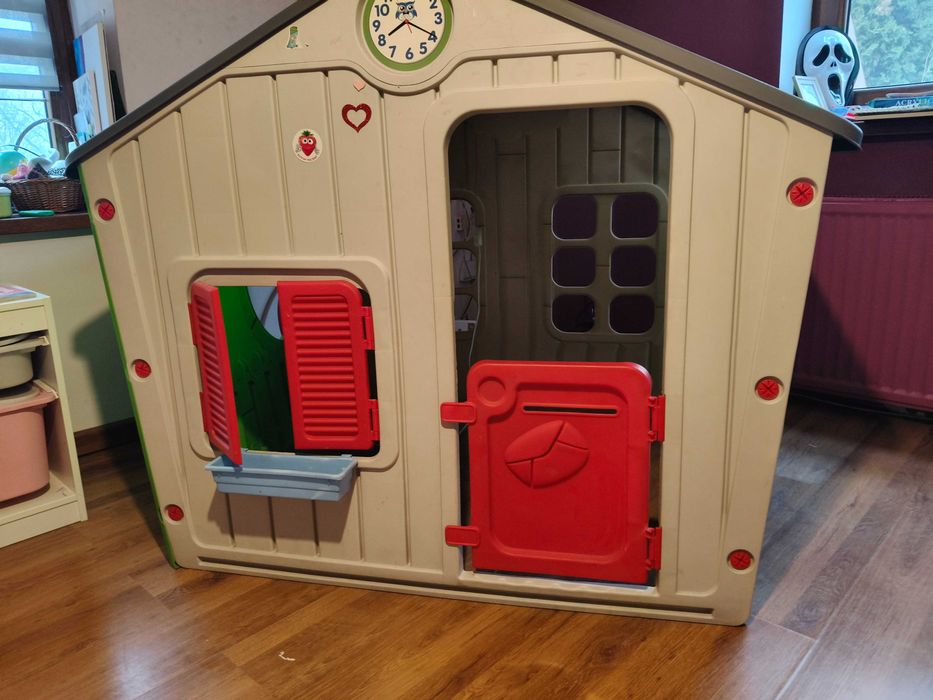 Domek dla dzieci do ogrodu lub domu