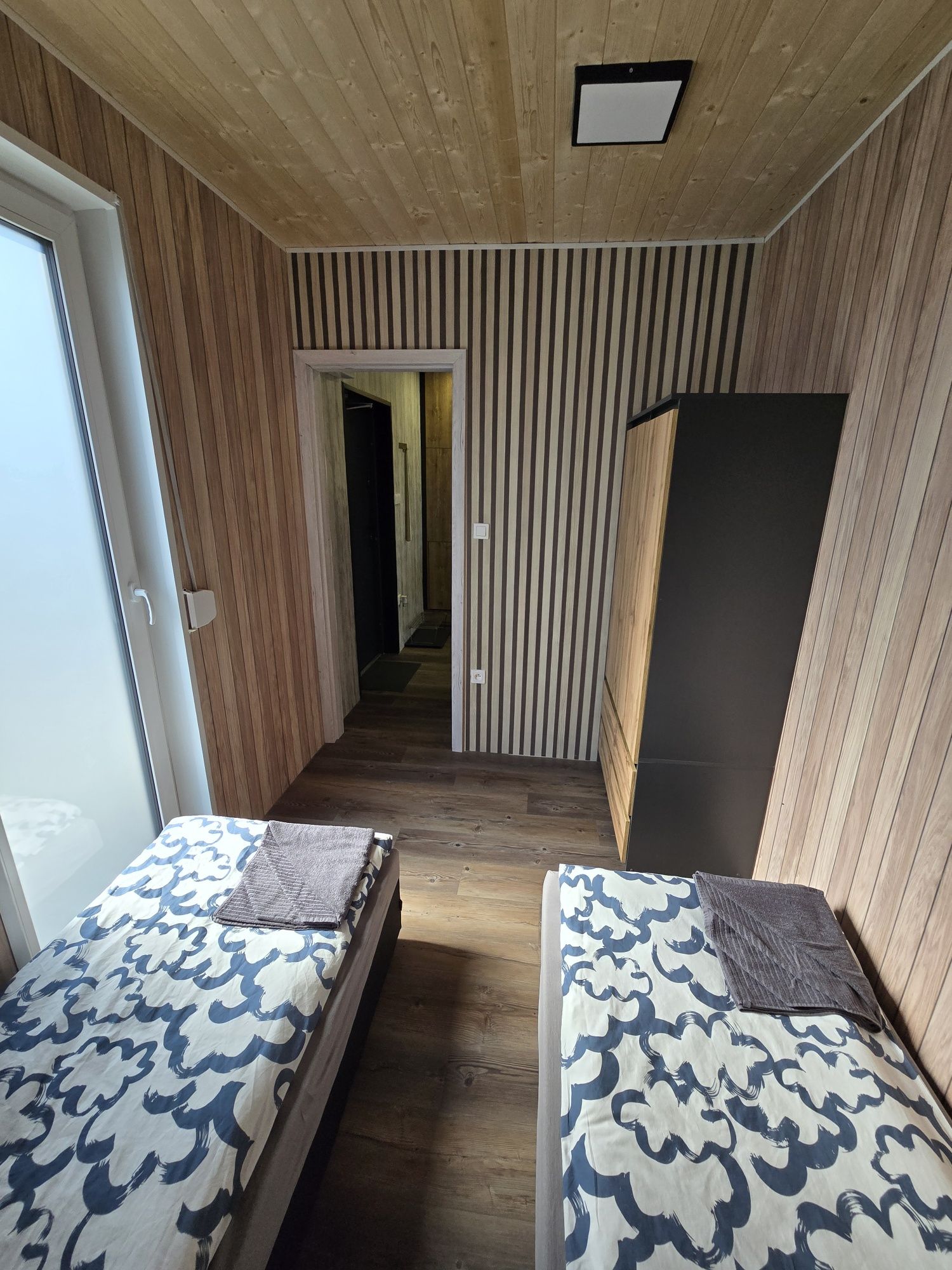 Domek domki Sauny Jacuzzi Powidz Giewartów  nad  jeziorem