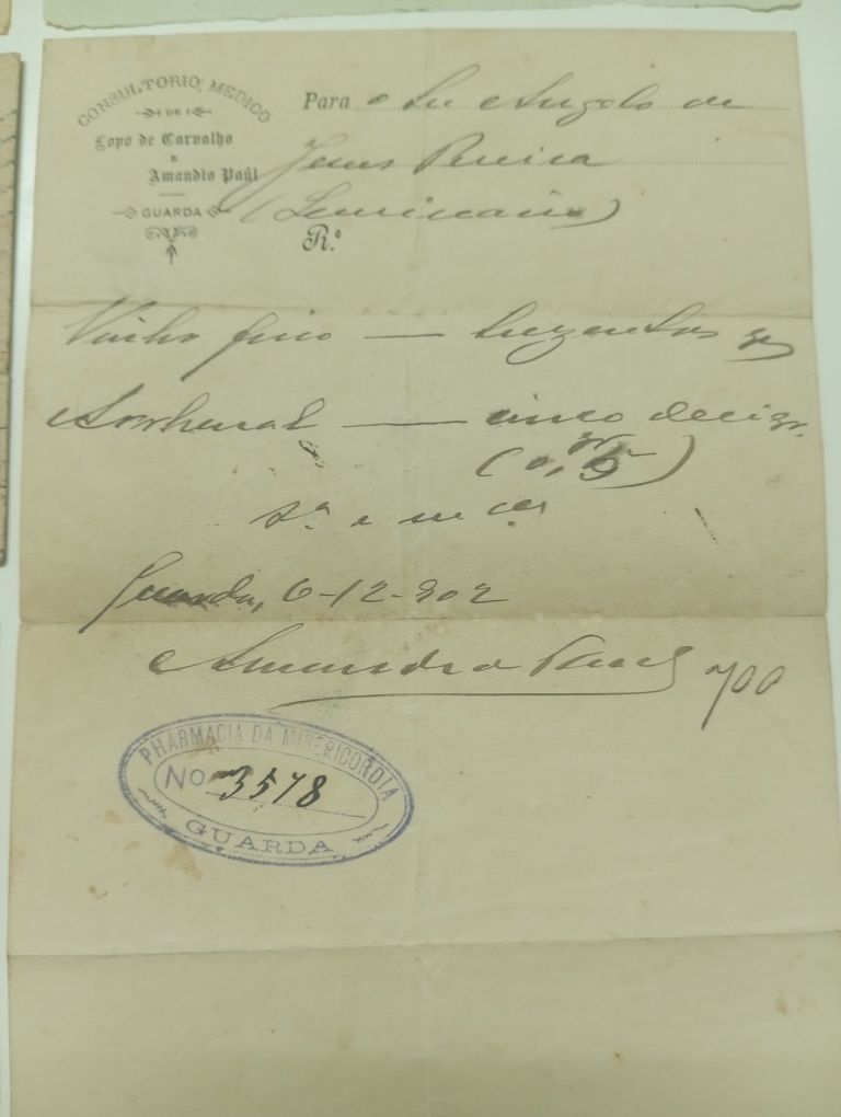 Documentos e recortes antigos