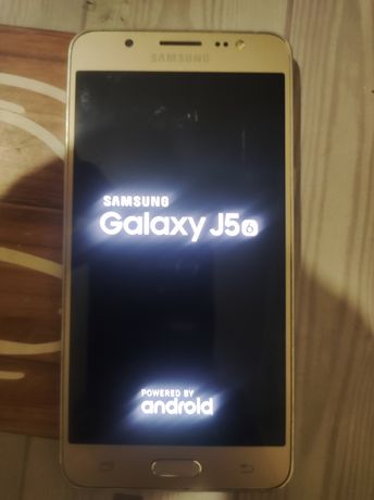 Продам отличний телефон Samsung galaxy j5