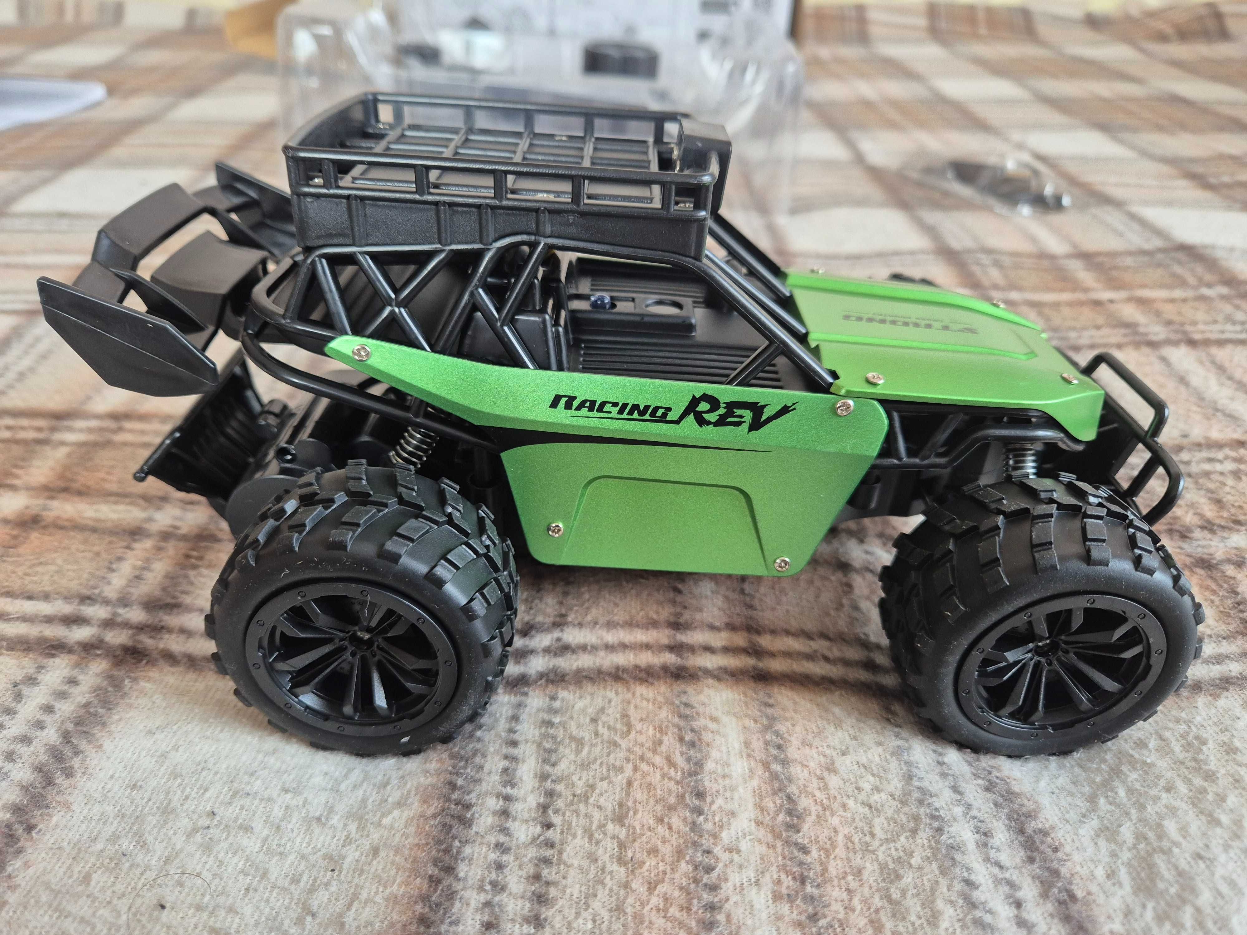 FPV Машинка на радіокеруванні RWD FPV C050 14.5 см Баггі з камерою