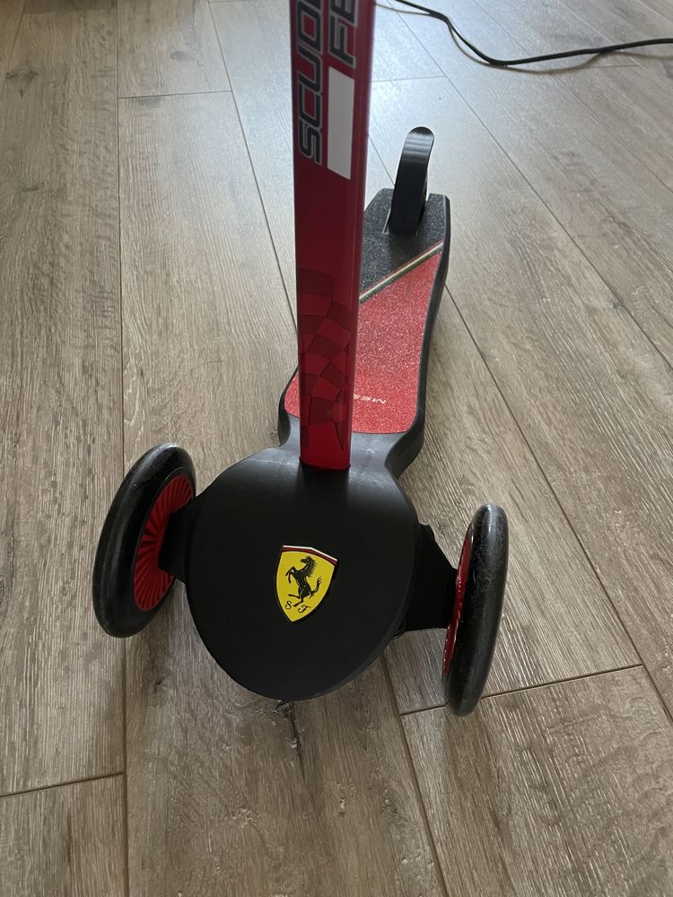 Самокат Ferrari