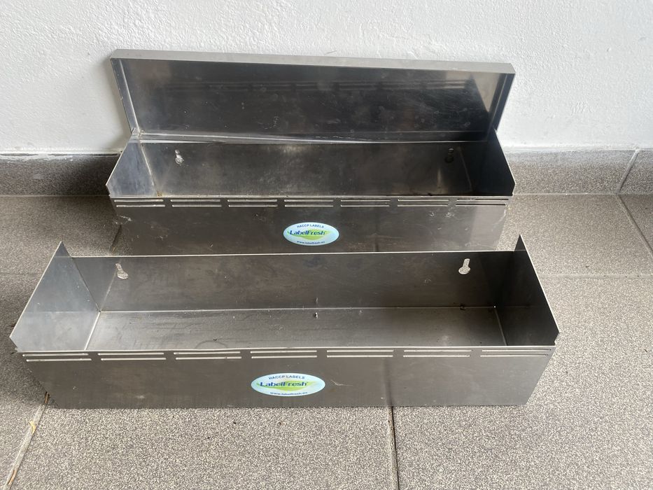 Pojemnik na butelki, barmański