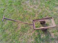 Wózek metalowy solidny.