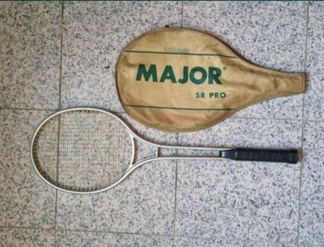 Raquete Tenis Antiga