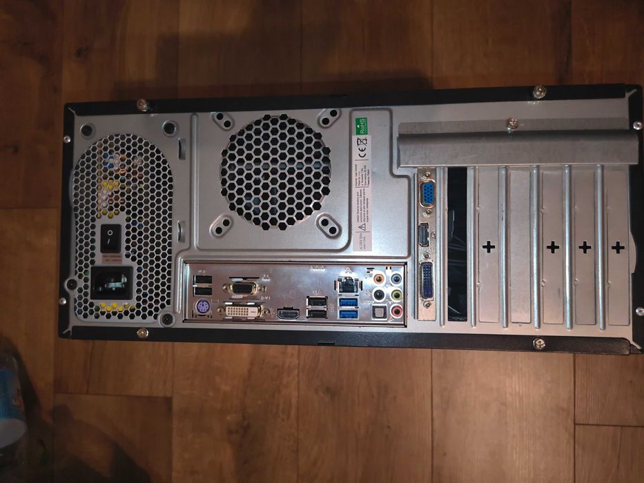 Komputer stacjonarny i5 / SSD / 8GB / Windows 10