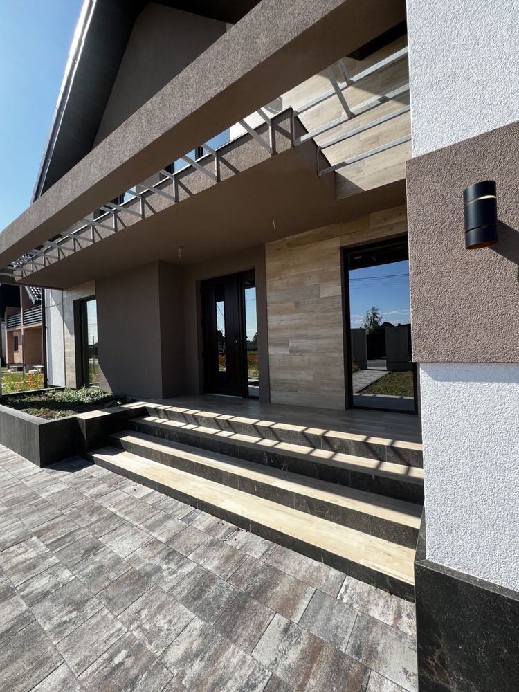 Продаж елітного будинку у престижному передмісті Луцька