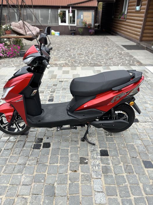 Електроскутер Forte Leon 2.5kW
