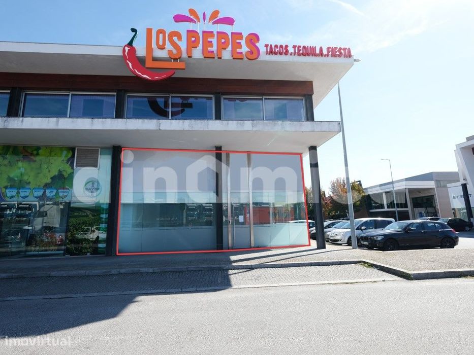 Loja Ampla e Bem Localizada em Zona Comercial - Excelente Oportunid...