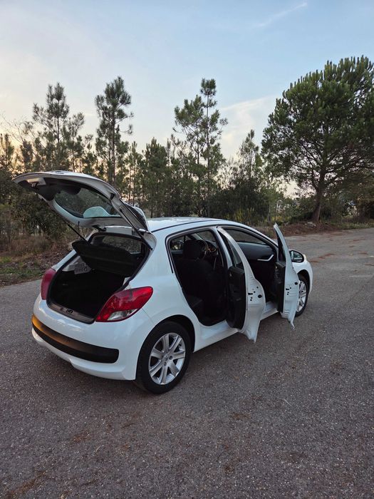 Peugeot 207 1.6HDI 99G