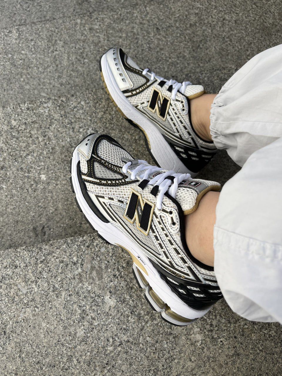 New Balance 1906R Metallic Silver/Gold