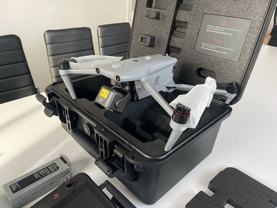 Дрон квадрокоптер Autel EVO Max 4N сама крута камера