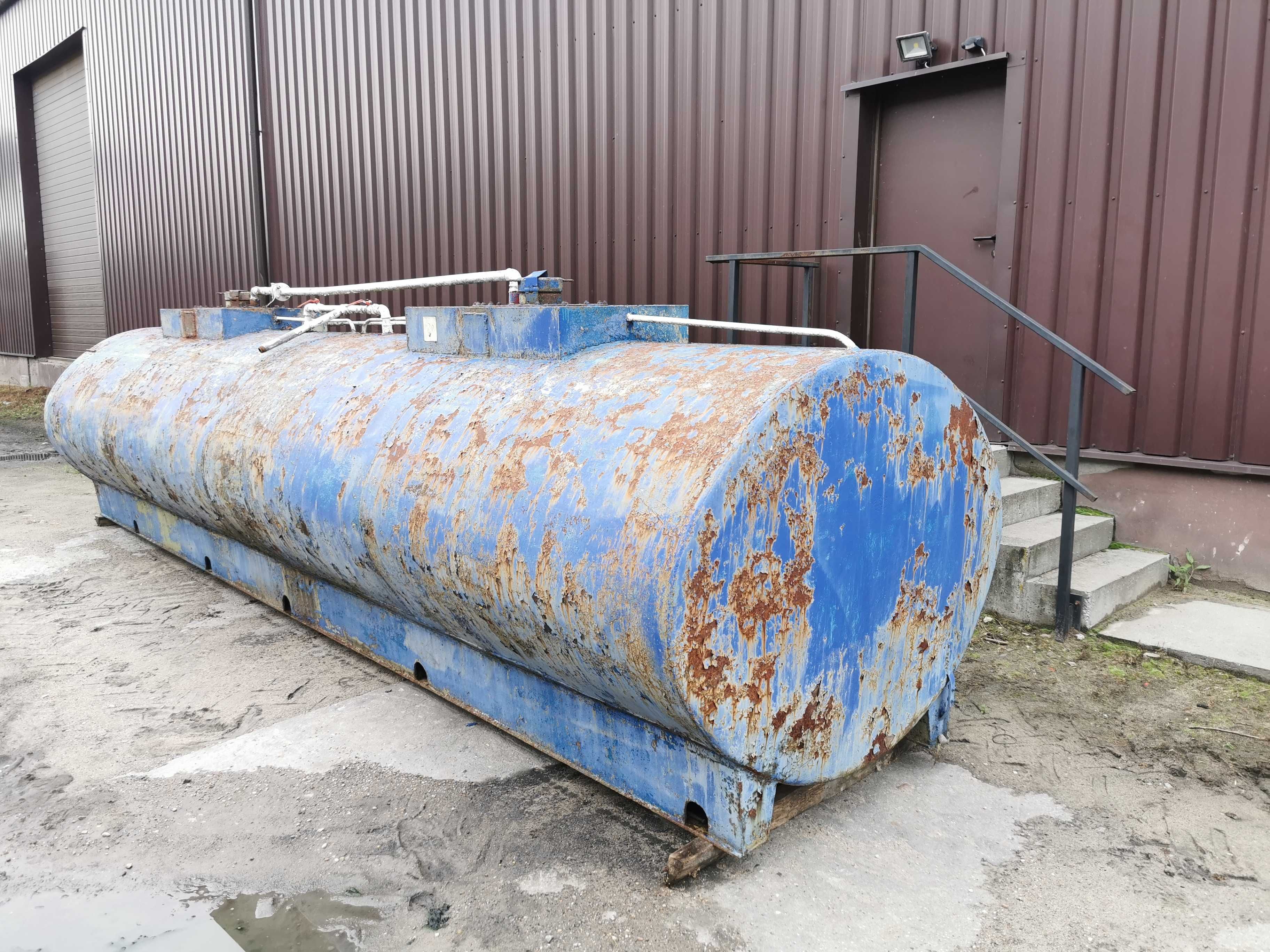 Zbiornik dwukomorowy 11000l. + dystrybutor z pompom