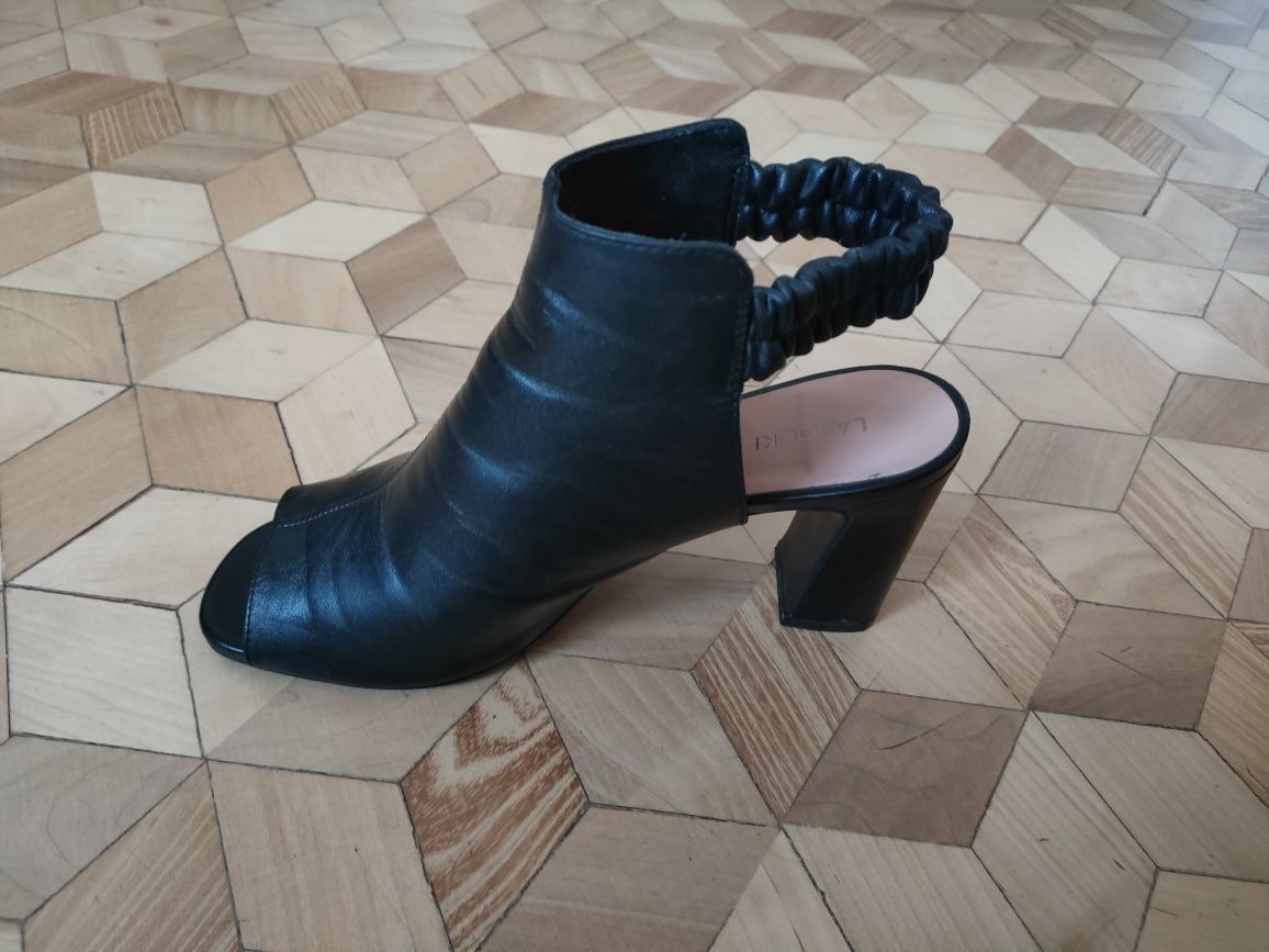 Czółenka skórzane Lasocki r.39