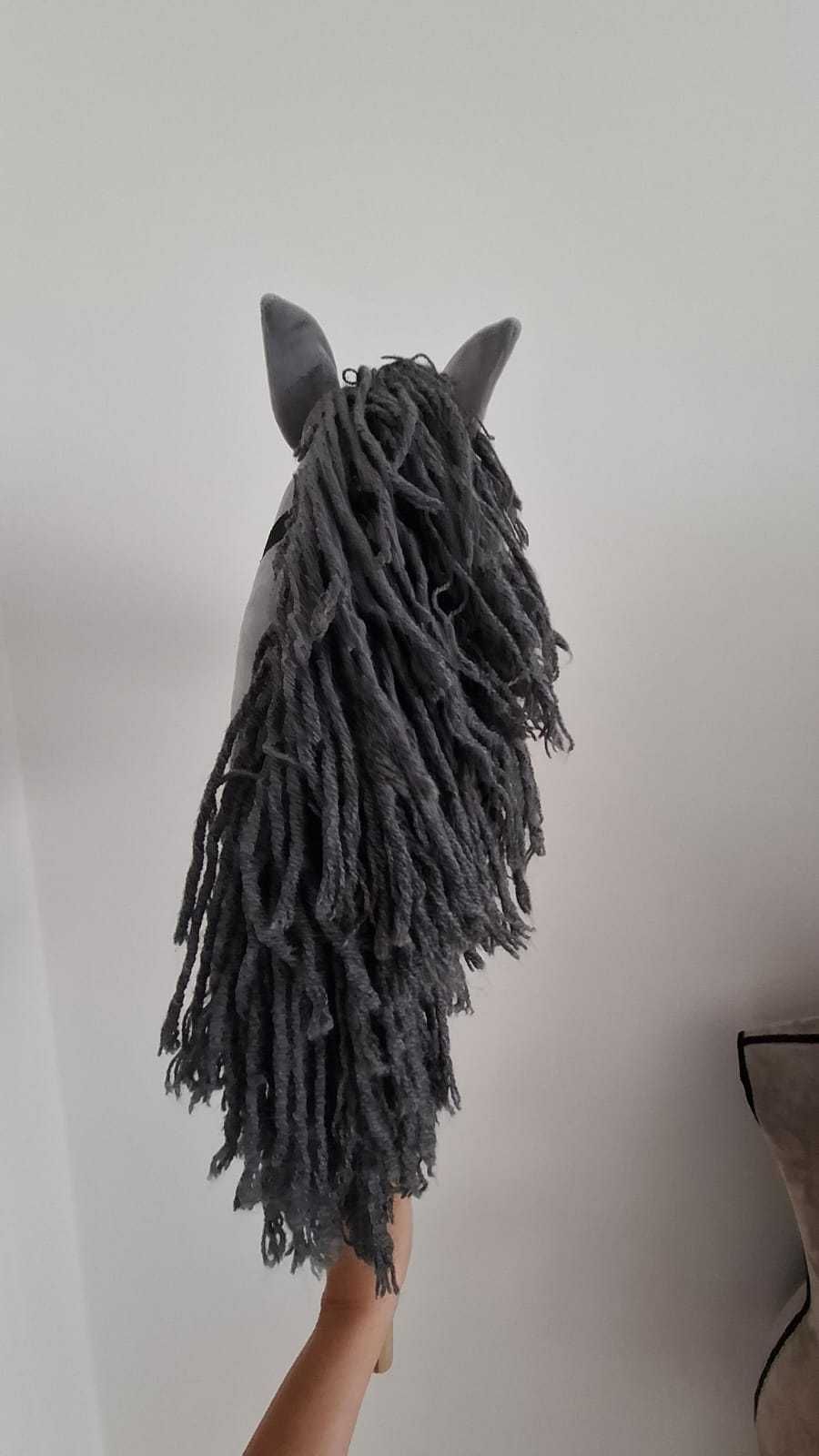 Hobby Horse – uroczy szary konik!