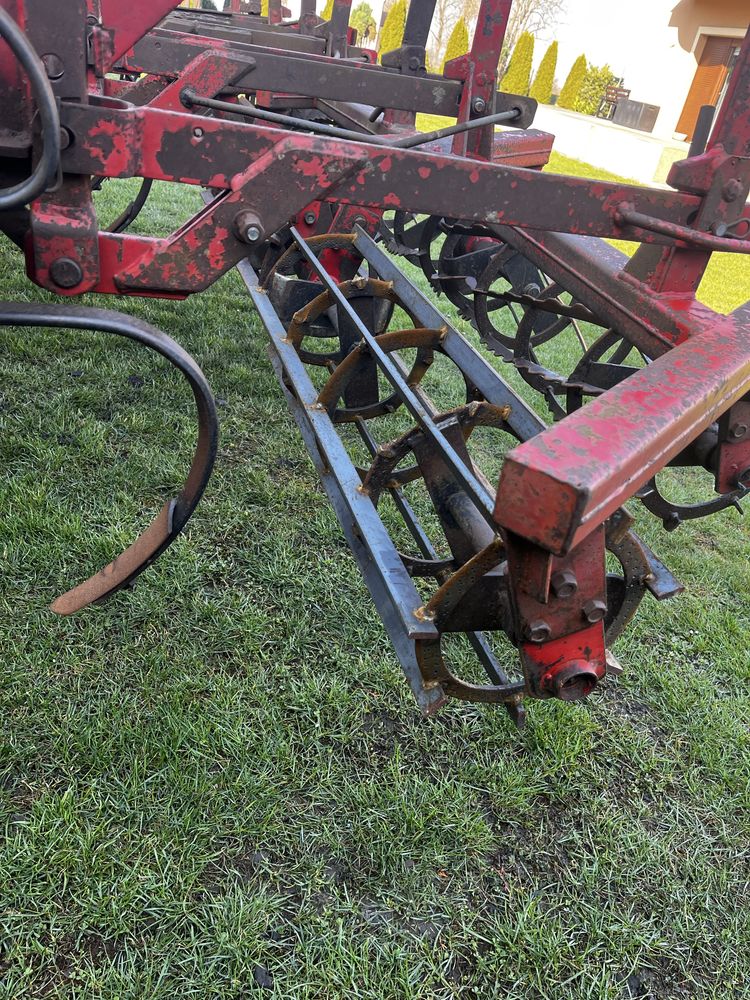 Agregat uprawowy 4,40m, hydraulicznie rozkladany.