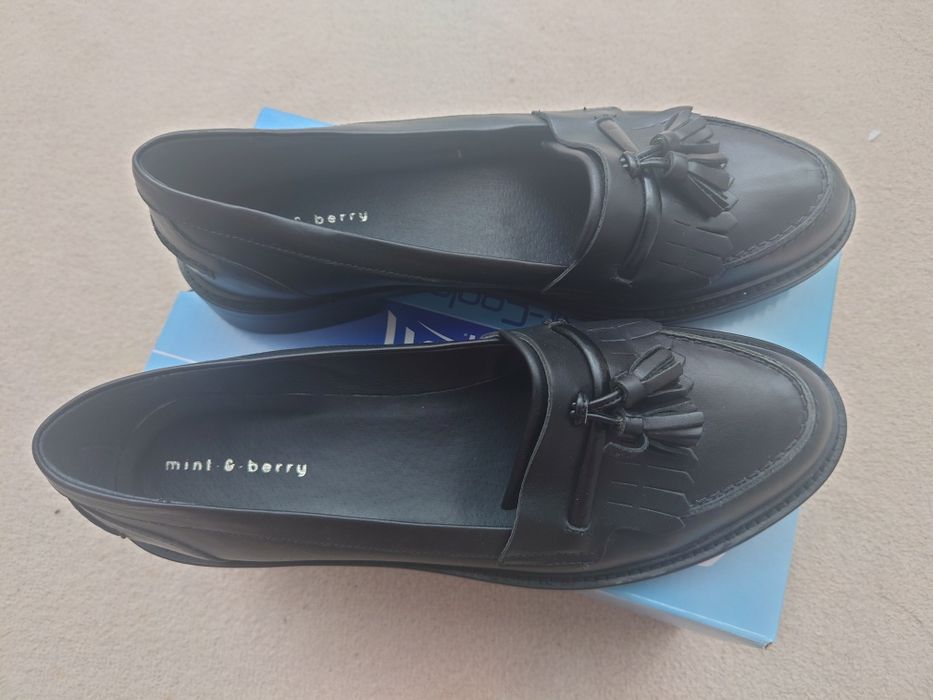 Жіночі туфлі лофери р.39,5