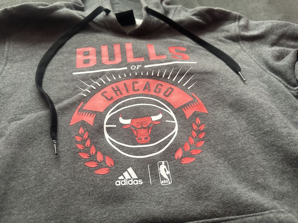 Bluza z kapturem Chicago Bulls Adidas roz. M