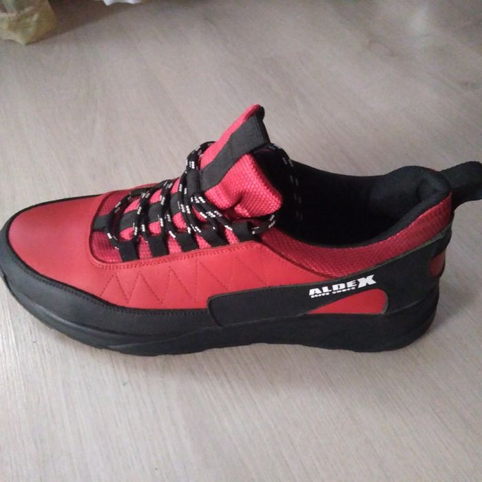 Супер Кроссовки мужские 44р. кожаные!!!