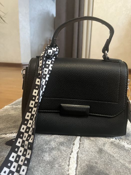 чорна сумка жіноча