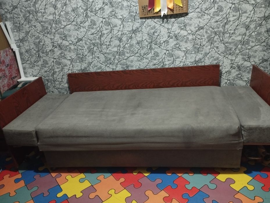 Продам диван в гарному стані
