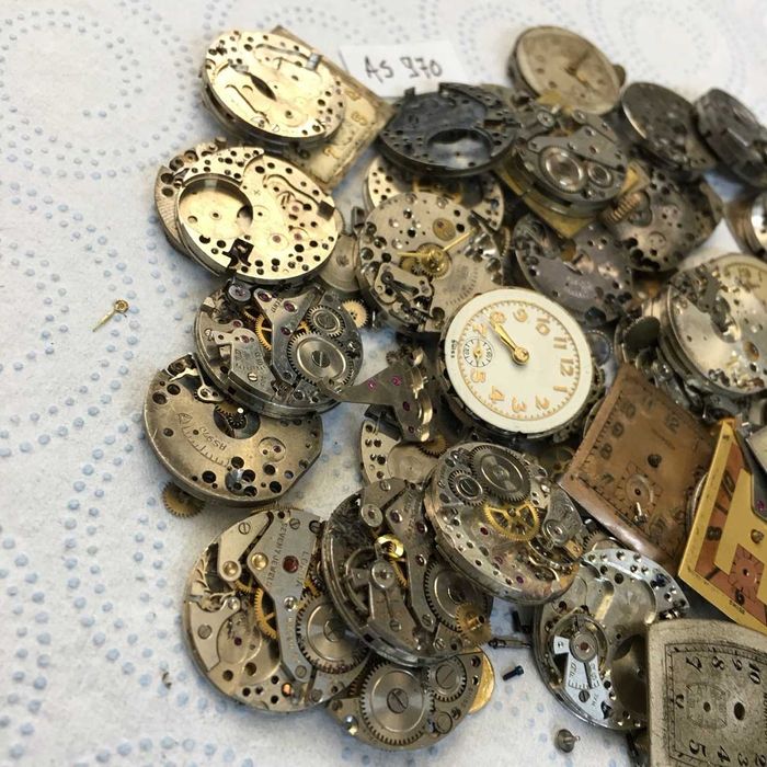 Mechanizmy zegarkowe vintage AS 970 na części