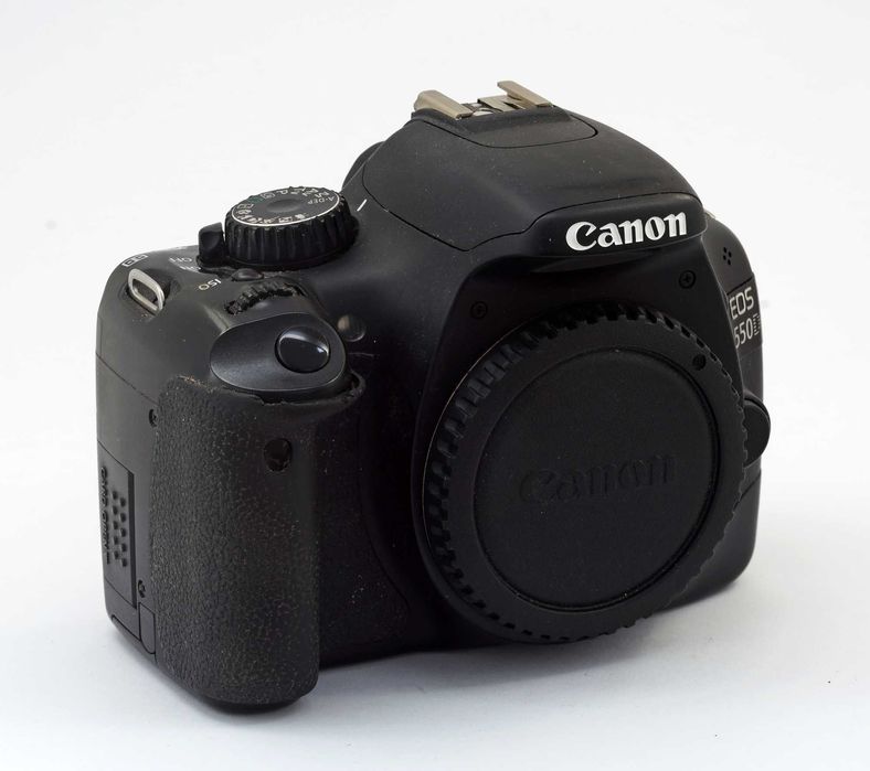 Фотокамери Canon EOS 500D и Minolta Maxxum 550si