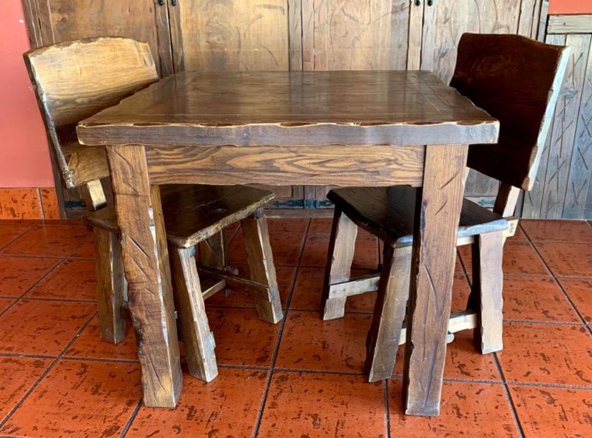 Mobiliário Rústico - Restaurante / Taberna - mesa 2/4 pessoas