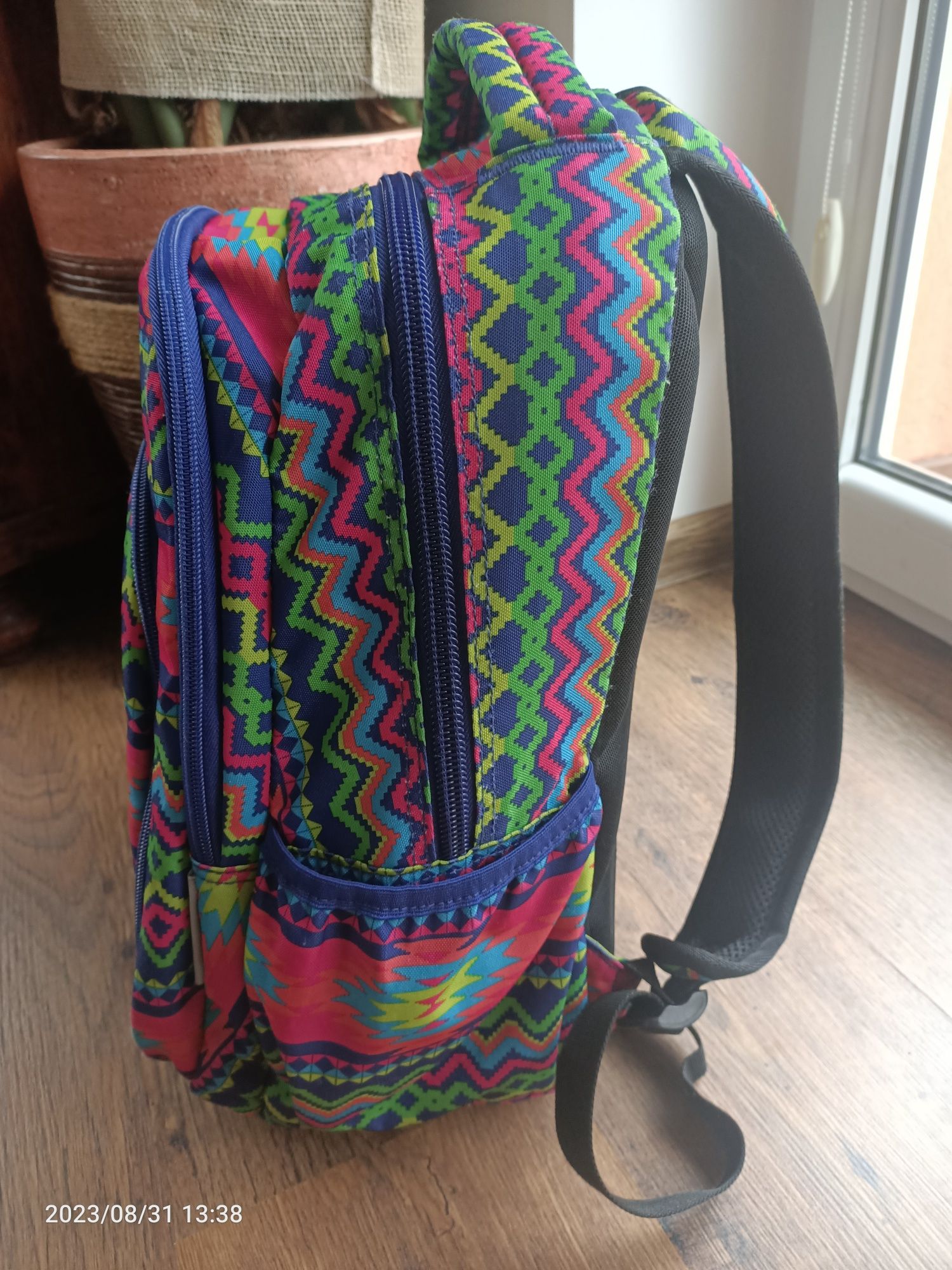 Kolorowy plecak indiana Coolpack z piórnikiem  stan idealny