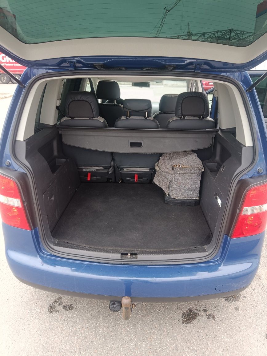 Продам vw touran 2005