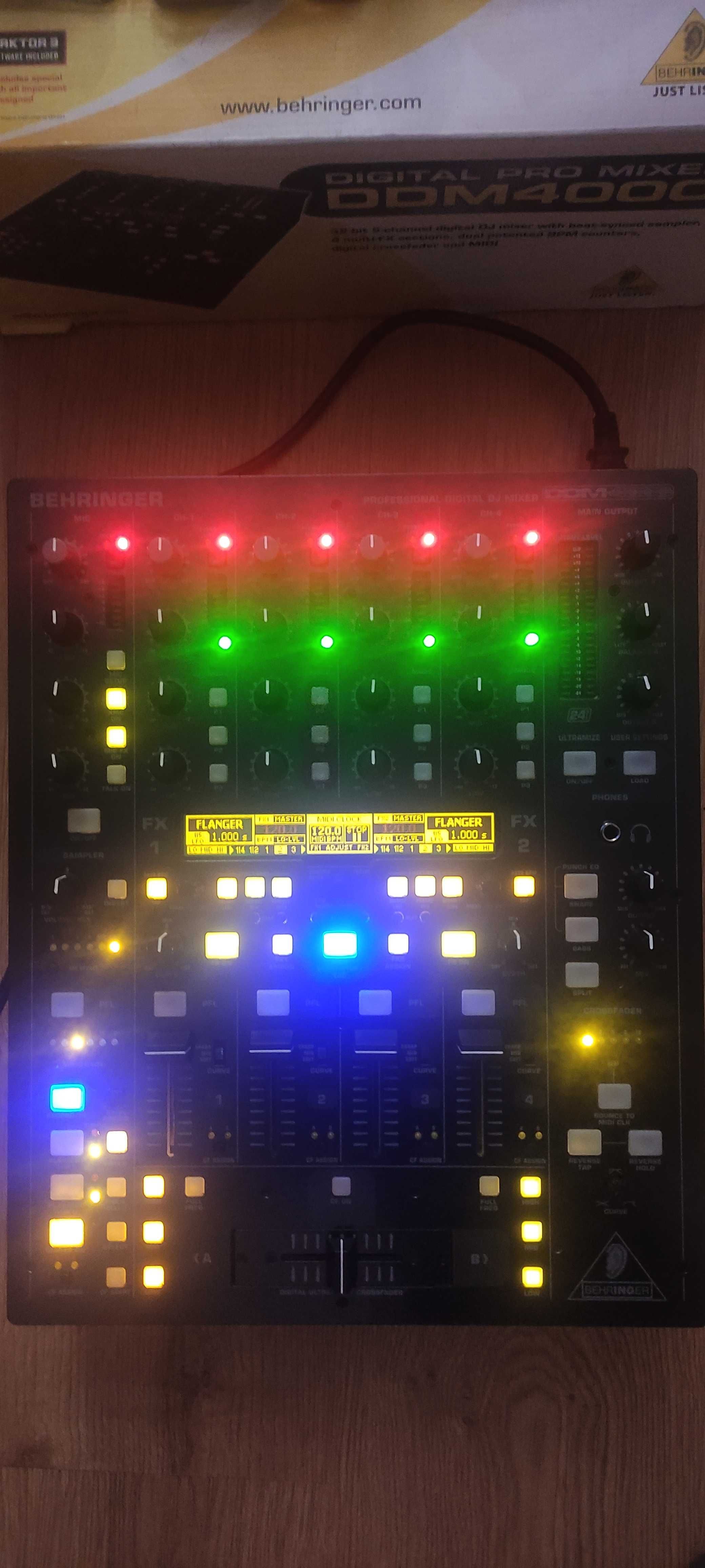 DJ Mixer Behringer DDM 4000