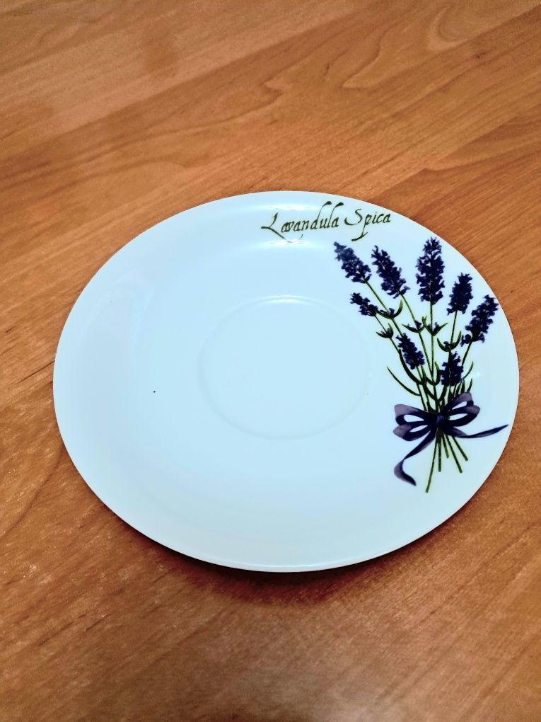 Porcelana Lubiana

Filiżanka ze spodkiemmar