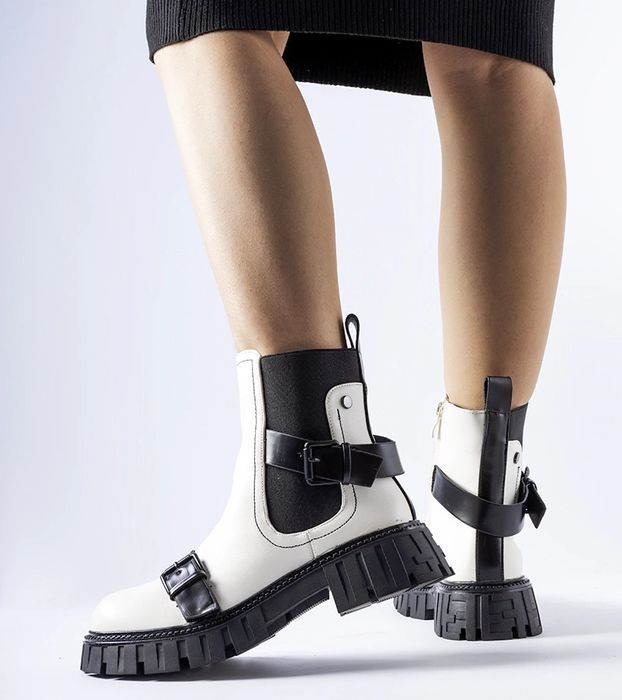 Białe botki na masywnej podeszwie Fontarine